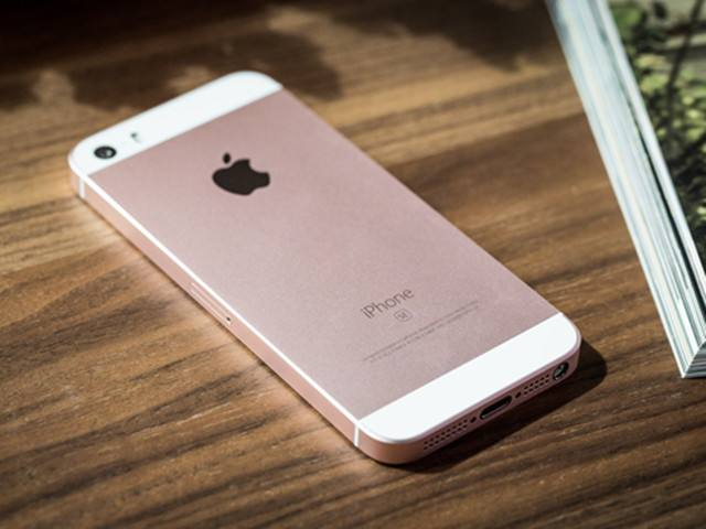 三思泰捷試驗機與蘋果手機